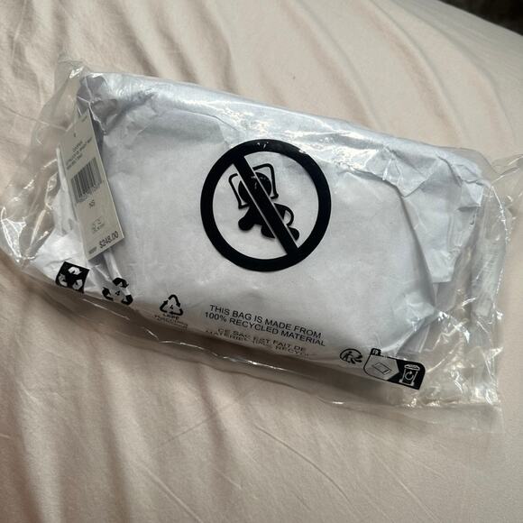 MICHAEL KORS Cooper Mini Logo Belt Bag Signature Print Unisex White Black NWT - Picture 8 of 9